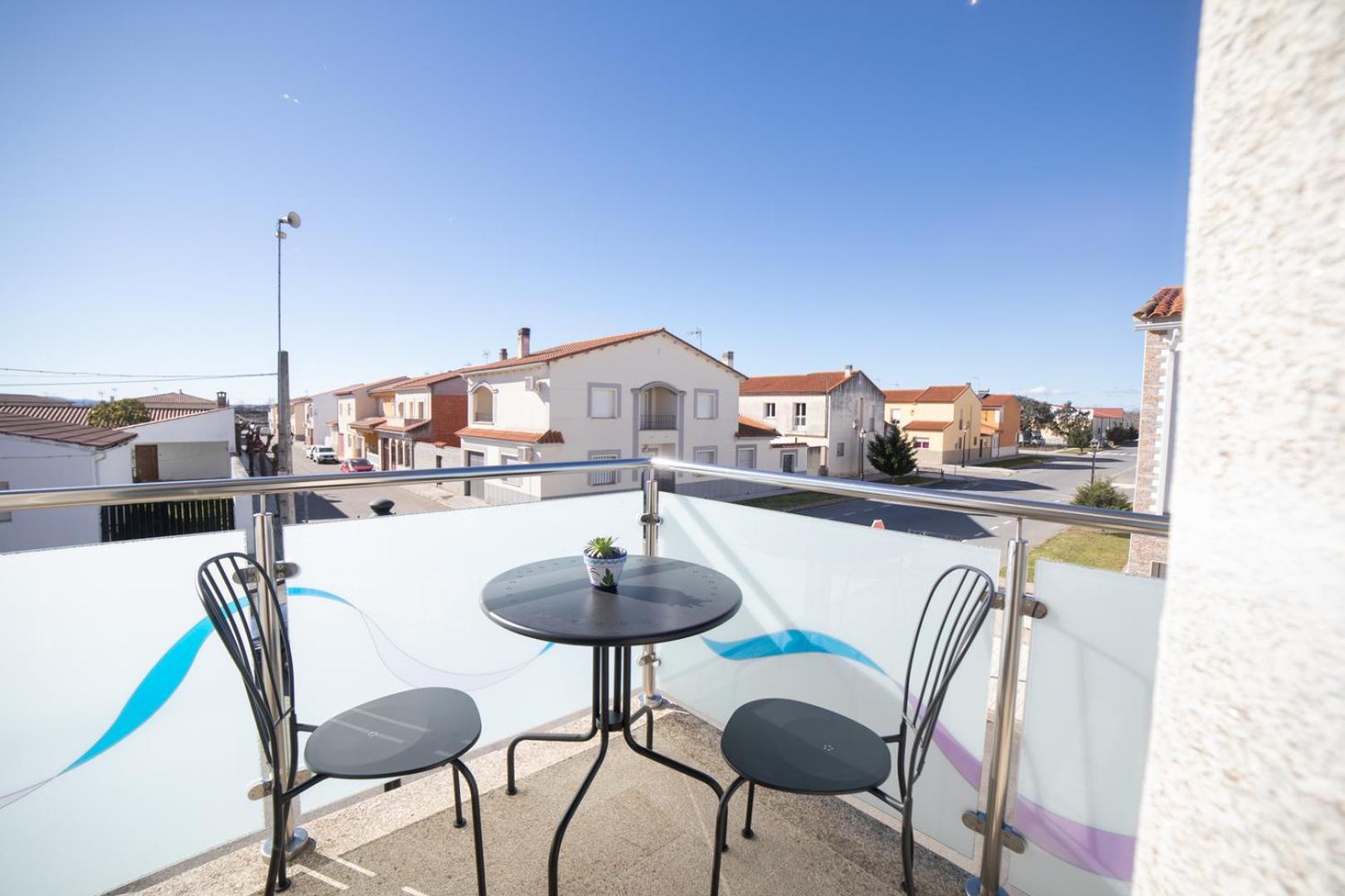 Apartamentos Turisticos Casa Morocho Alagon Del Rio Eksteriør bilde